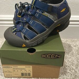 Youth Keen size 2